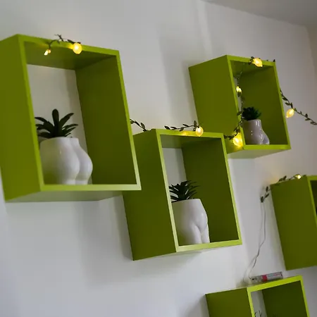 Stylish 2bdr & Location & Free Parking Апартамент Благоевград