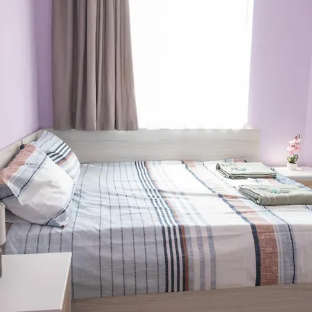 Stylish 2bdr & Location & Free Parking *
