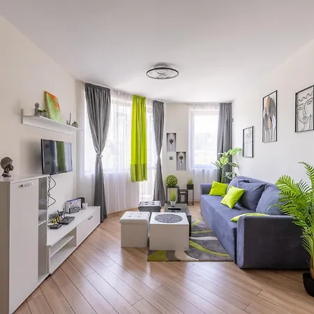 Stylish 2bdr & Location & Free Parking * Благоевград