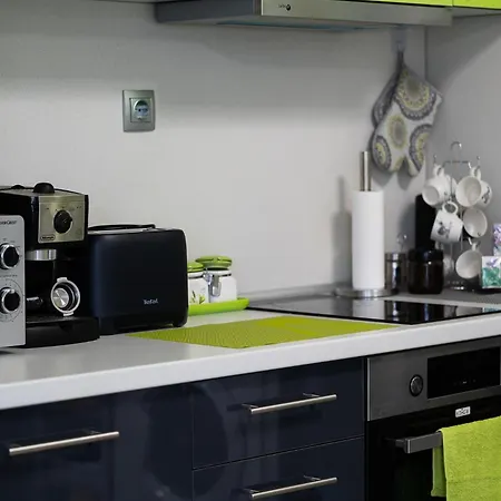 Stylish 2bdr & Location & Free Parking