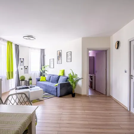 Stylish 2bdr & Location & Free Parking Апартамент Благоевград